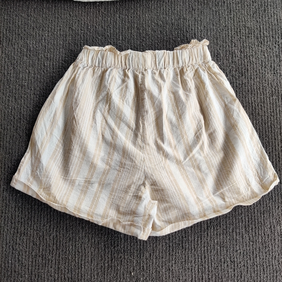 COTTON ON|| TOP AND SHORTS SET SIZE 6 - Picture 4 of 10